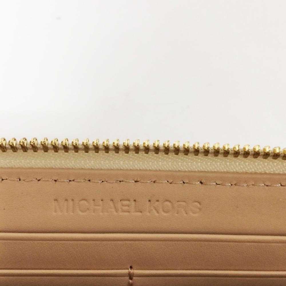Michael Kors Vanilla Continental Zip Wallet