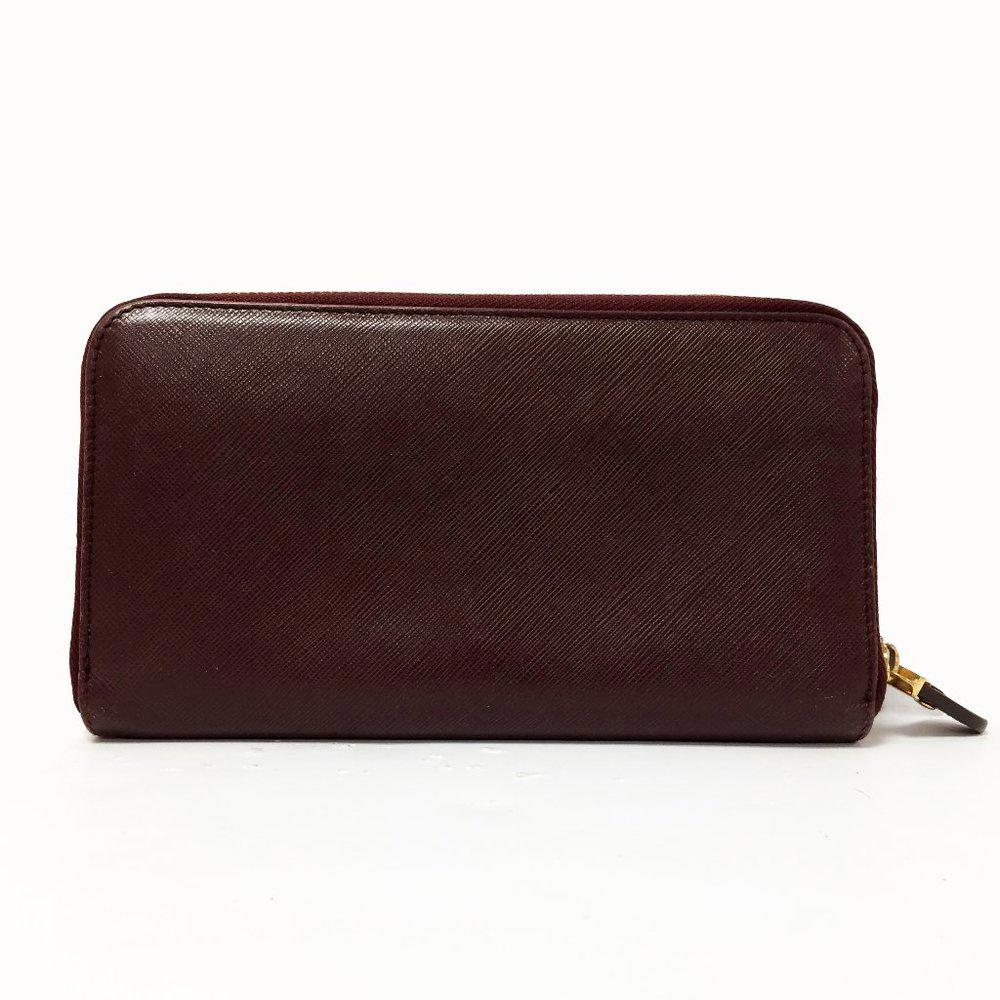 Salvatorte Ferragamo Double Gancio Oxblood Wallet