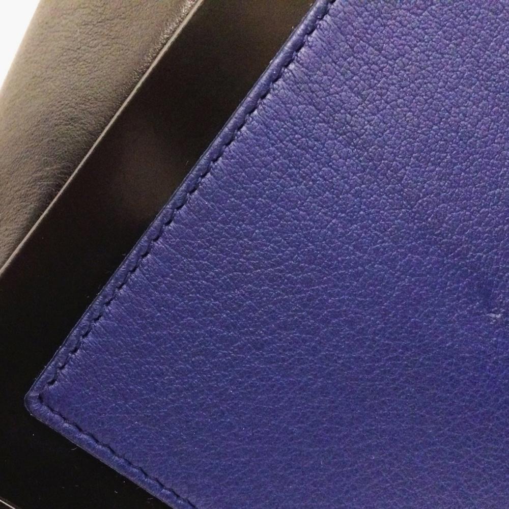 Cortina Messenger Bag