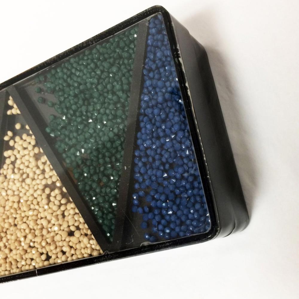 La Regale Shake it Multi Color Clutch