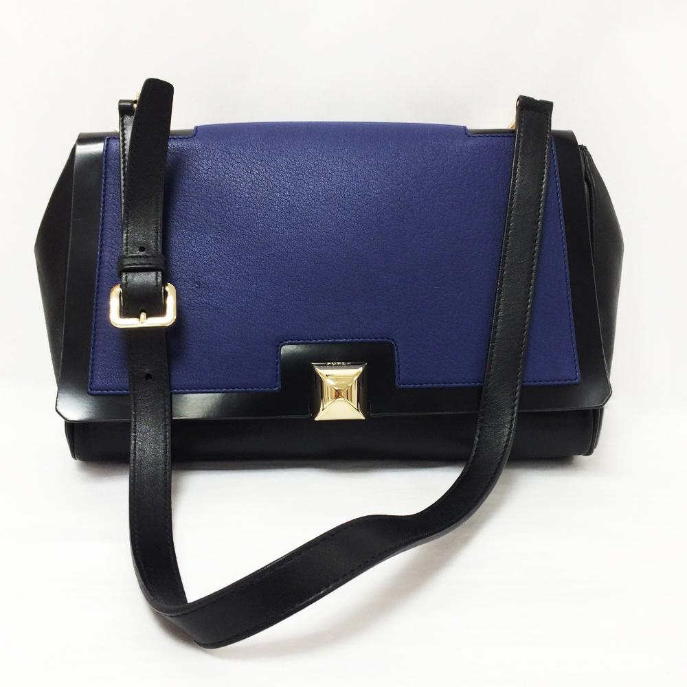 Cortina Messenger Bag